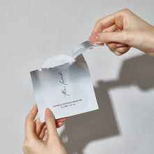 画像をギャラリービューアに読み込む, 【国内発送】the lomb Waterfull Whitening Peeling Pad 15枚入り ロンブ 韓国コスメ 韓国スキンケア 韓国美容  保湿 鎮静 光彩 うるおい ツヤ 水分 低刺激 しっとり 化粧水  基礎化粧 乾燥肌 正規輸入
